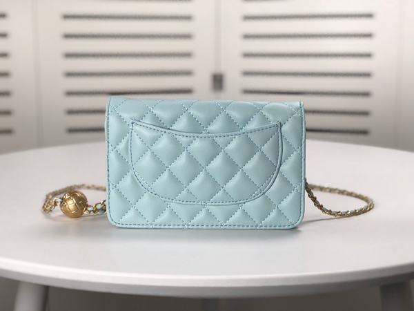 シャネルバッグ側面デザイン